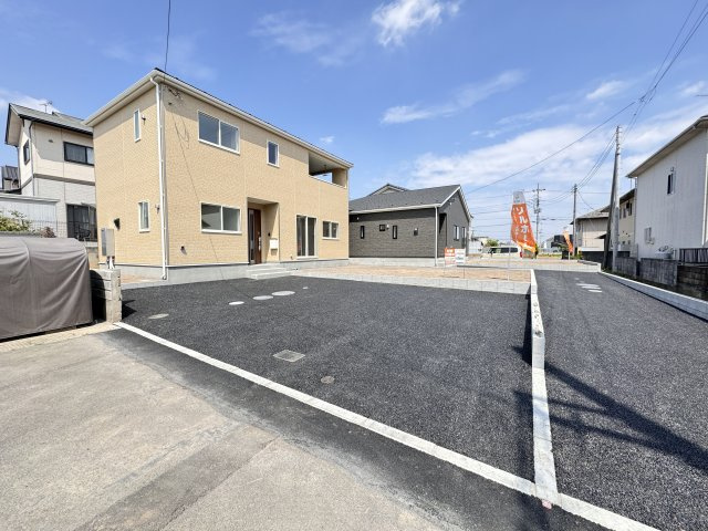 新築　高崎市足門町第7　クレイドルガーデン　1号棟の駐車場|現地写真　駐車スペースは並列2台分可能です！
