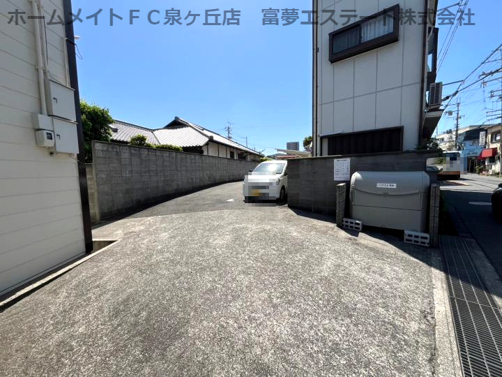 ハウスKの駐車場