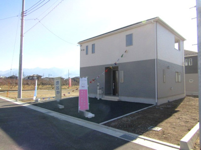 【駐車場】 | クレイドルガーデン山梨市大野第3　2号棟 | 駐車スペースもあります