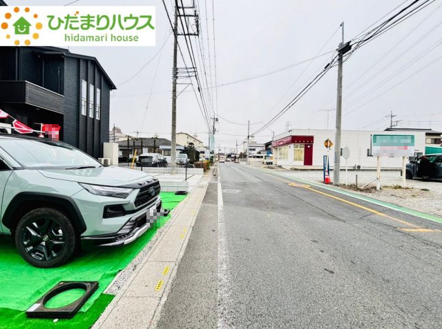 北本市二ツ家　新築未入居物件　タマタウン　02の前面道路含む現地写真