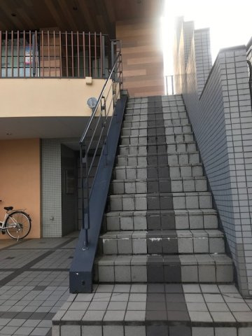 さいたま市南区白幡３丁目の店舗一部