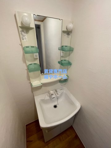 シェルメゾン住之江の独立洗面台|独立洗面台で身支度をすべて済ませてしまいましょう