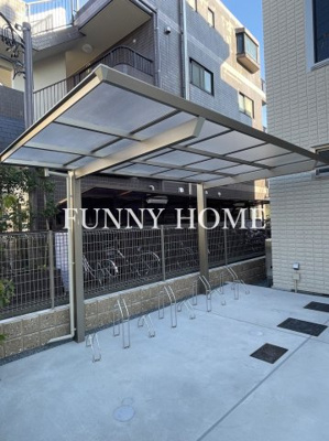 【駐車場】 | シューフルール | 各世帯自転車1台駐輪可能です♪