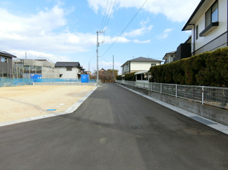 【前面道路含む現地写真】 | 前面道路です。