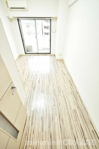 グルーブニッポンバシの居間・リビング