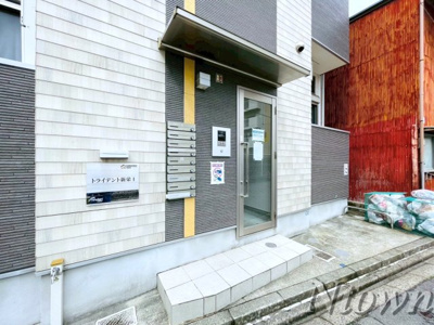 【エントランス】 | トライデント新栄Ⅰ | ゆとりのあるエントランスです