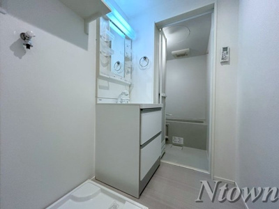 【洗面所】 | トライデント新栄Ⅰ | ゆったりとスペースのある洗面所