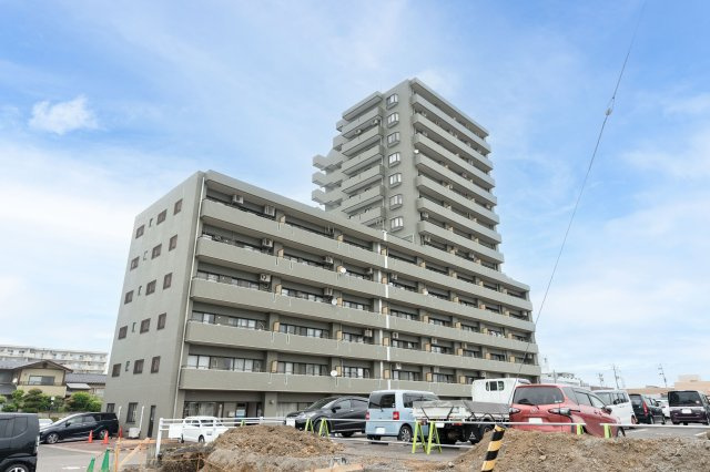 ファミール郡山開成山公園の外観
