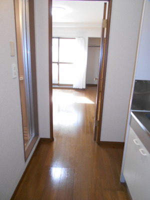 【玄関】 | ピュア箱崎弐番館 | 別号室の写真になります。現況優先。