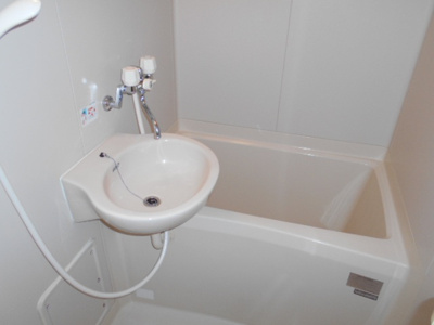 【洗面所】 | ピュア箱崎弐番館 | 別号室の写真になります。現況優先。