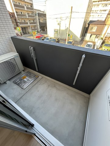 NEUA　NARUMIのバルコニー