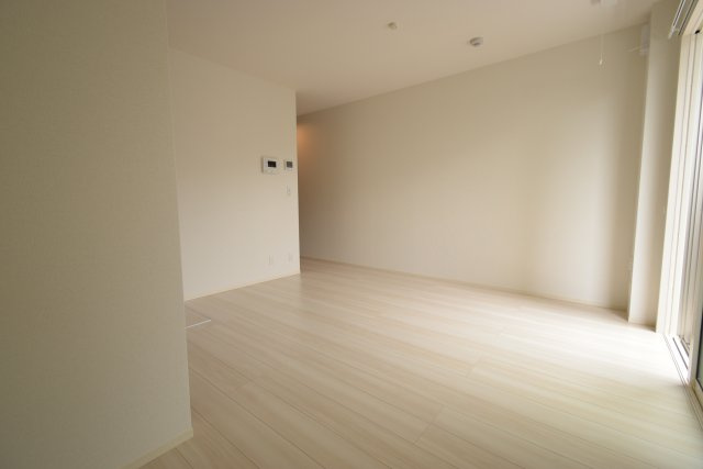 サンジェルマン市岡の居間・リビング