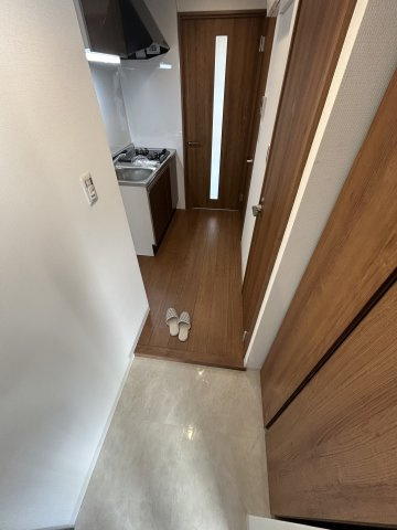 NEUA　NARUMIの玄関