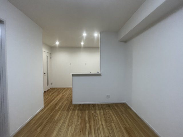 ユアメゾン神田の居間・リビング