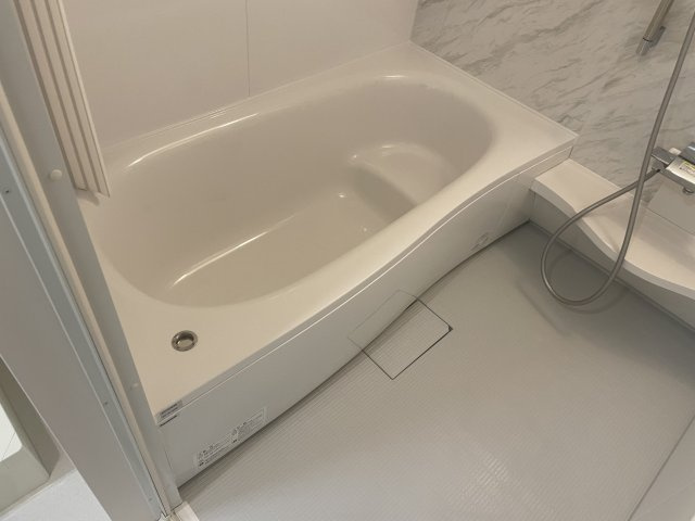 ユアメゾン神田の浴室