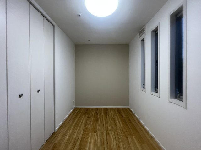 ユアメゾン神田の洋室