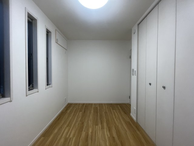 ユアメゾン神田の洋室