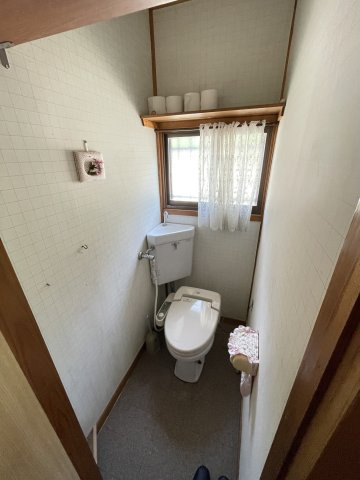 熱海五丁目　ガレージ付き戸建てのトイレ