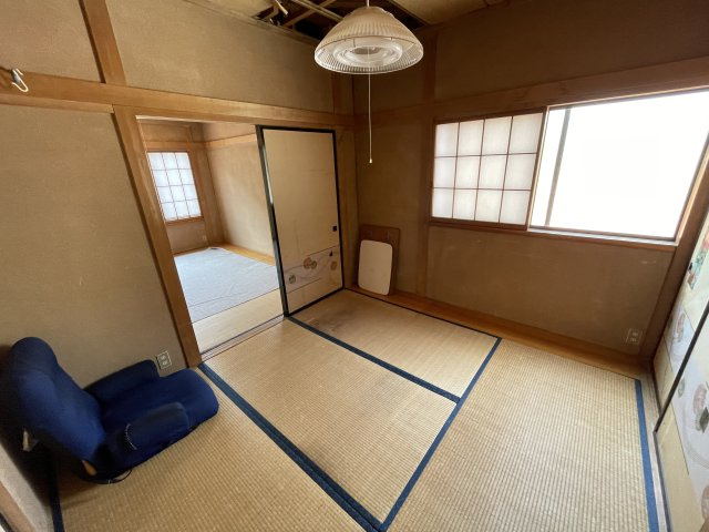 熱海五丁目　ガレージ付き戸建ての和室