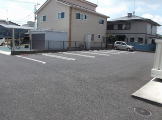 【駐車場】