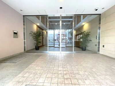 【エントランス】 | ペルル堺ウイングタワー | 清潔なエントランスです