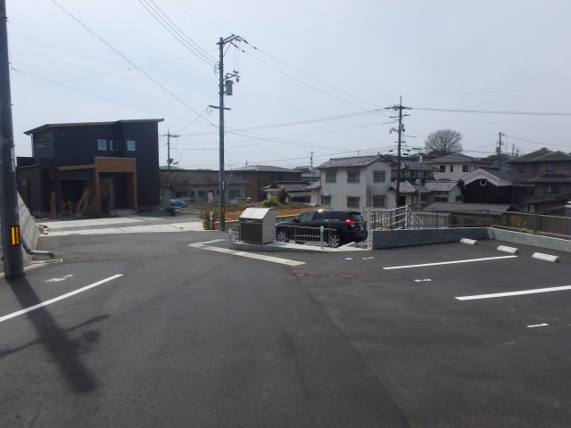ウィステリアコート福島ヒルズの駐車場