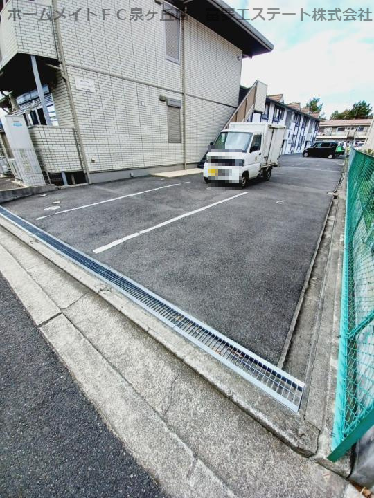 グランドハイツAobaⅣの駐車場