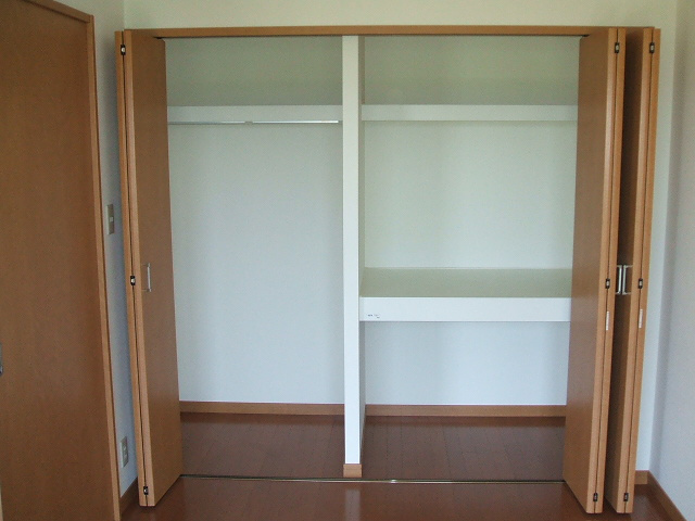 久留米市北野町中の賃貸マンションの収納