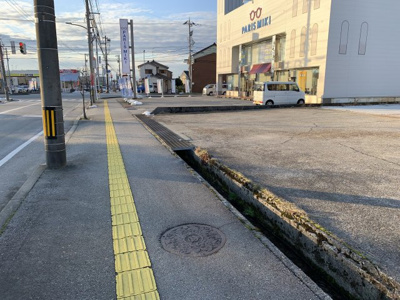 【前面道路含む現地写真】 | 吉島一丁目７０３