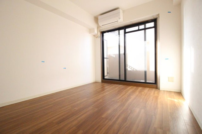 【居間・リビング】 | プレサンス阿倍野阪南町 | 大きな窓で開放感あります。