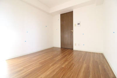 【寝室】 | プレサンス阿倍野阪南町 | 洋室6帖で、日当たり良いです♪