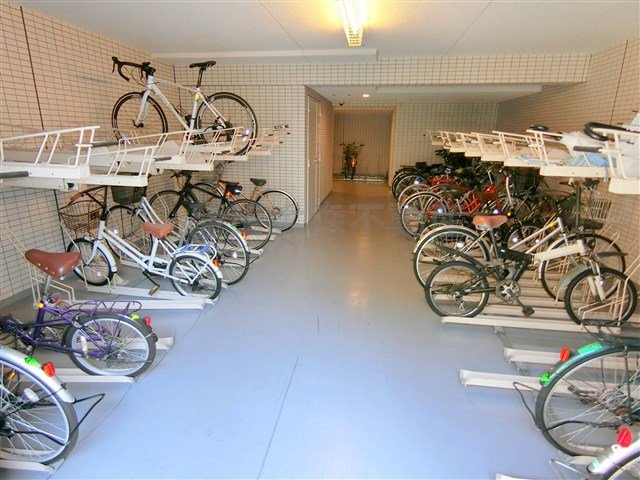 AXAS南蒲田AsylCourt（アクサスミナミカマタアジールコートのその他共用部分|屋根付きの駐輪場