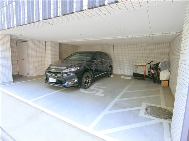 AXAS南蒲田AsylCourt（アクサスミナミカマタアジールコートの駐車場