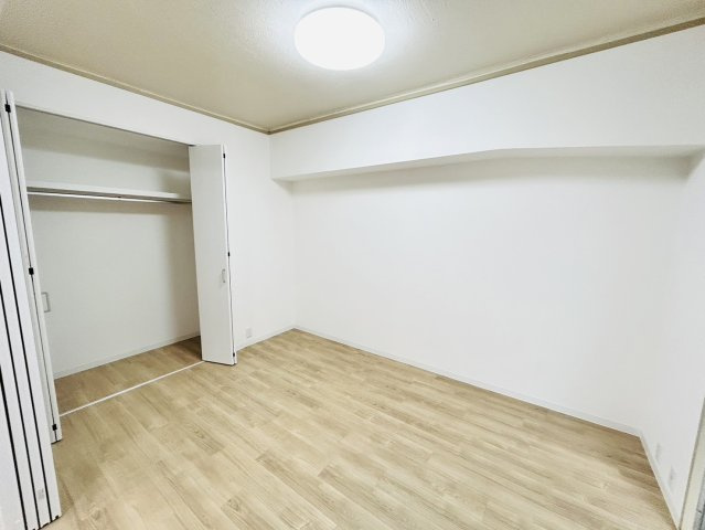 広々とした洋室です