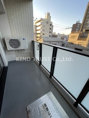 ネットフローラ梅田北のバルコニー|外からの目が気にならないバルコニーで洗濯物が干せます