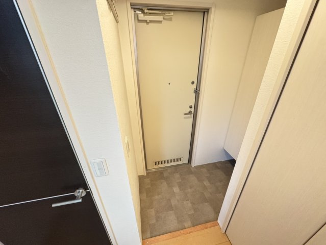 クレール市川の玄関