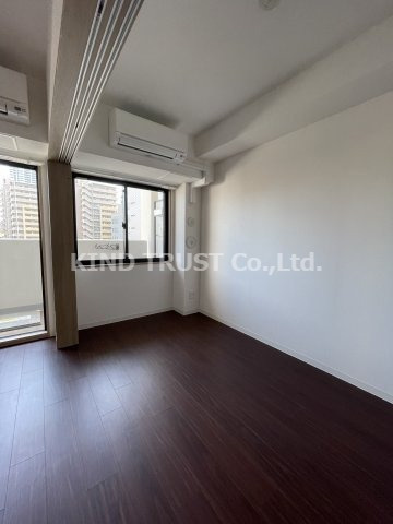 ファーストフィオーレ梅田イーストの洋室|落ち着いた色調の洋室です