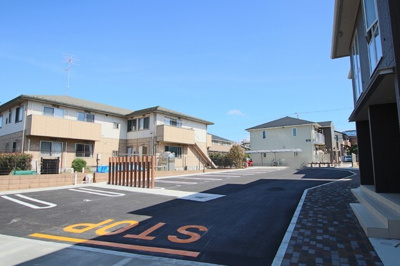 敷地内駐車場（５棟共有　要空き確認）