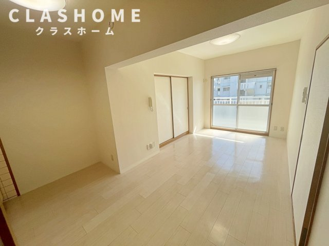 エスペランス池浦B棟　　　刈谷市近郊の賃貸はクラスホームの居間・リビング|同物件の別部屋になります。