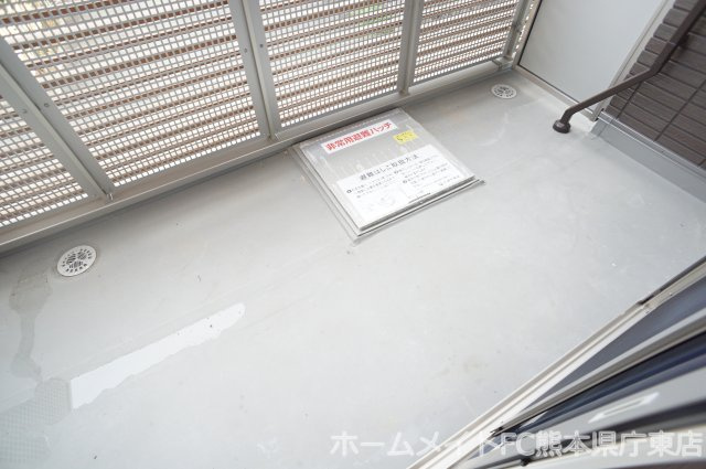 熊本市東区長嶺西２丁目のアパートのバルコニー