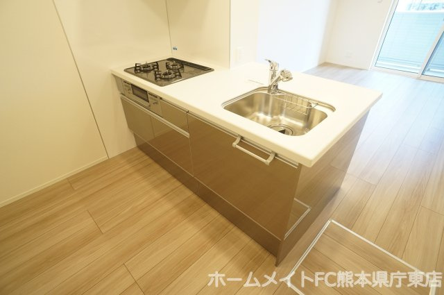 熊本市東区長嶺西２丁目のアパートのキッチン