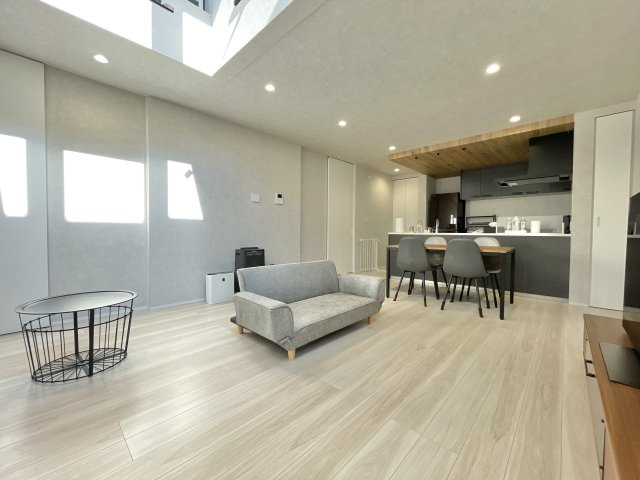 【居間・リビング】 | 清瀬市中清戸2丁目　中古戸建