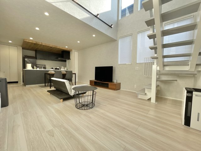 【居間・リビング】 | 清瀬市中清戸2丁目　中古戸建