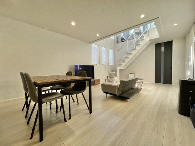 【居間・リビング】 | 清瀬市中清戸2丁目　中古戸建