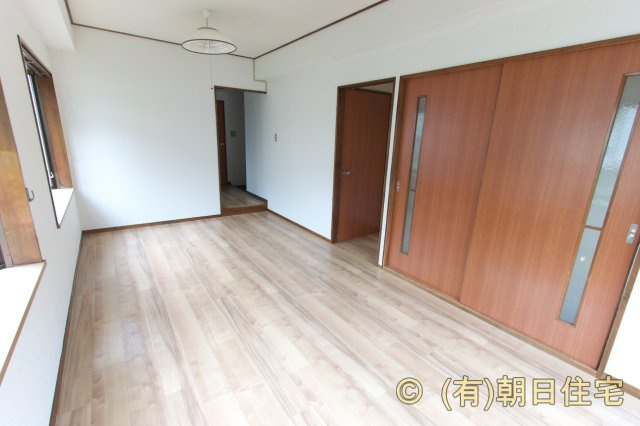 中野ビルの居間・リビング