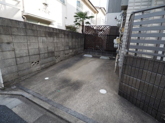 【駐車場】