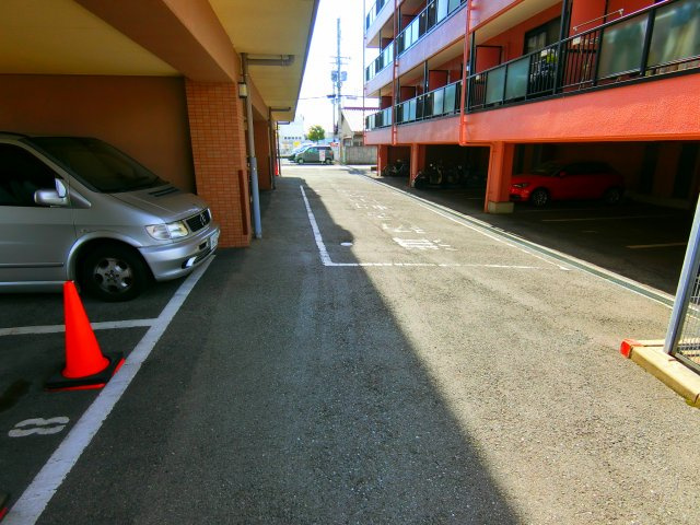 エムス金剛Ⅱの駐車場