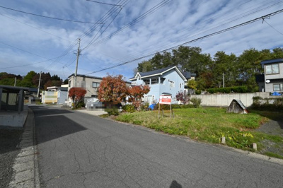 【前面道路含む現地写真】 | 黒石市ちとせ二丁目　土地 | 前面道路含む現地写真です