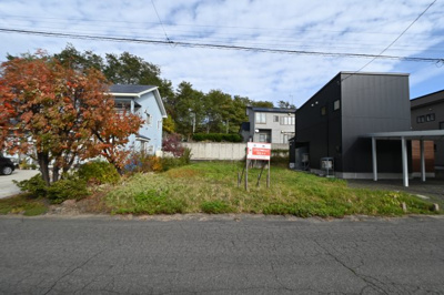 【外観】 | 黒石市ちとせ二丁目　土地 | 建物外観を気になさる方へ、見た目の良い物件です