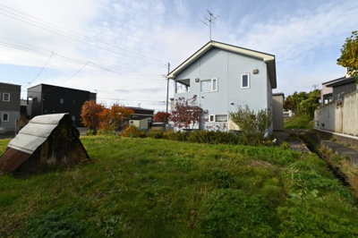 【外観】 | 黒石市ちとせ二丁目　土地 | 外観は落ち着いています